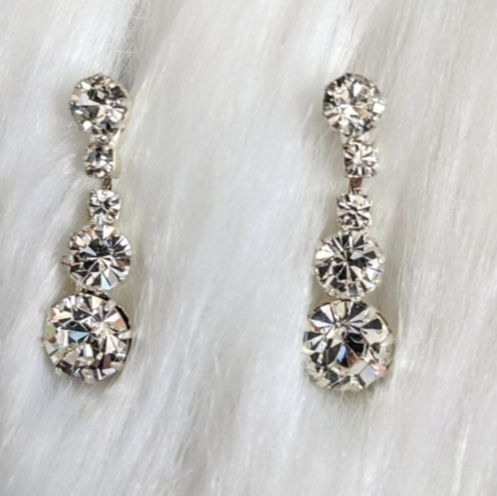 Gorgeous Crystal Drop Earring Wedding Glam